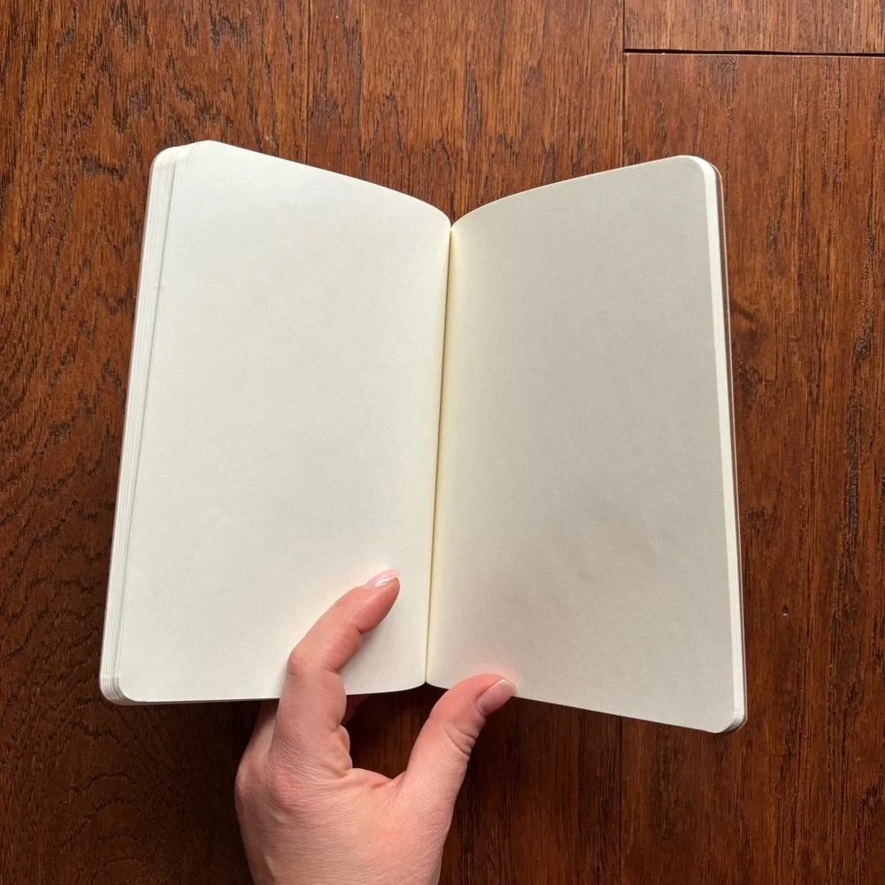 N/A features leather